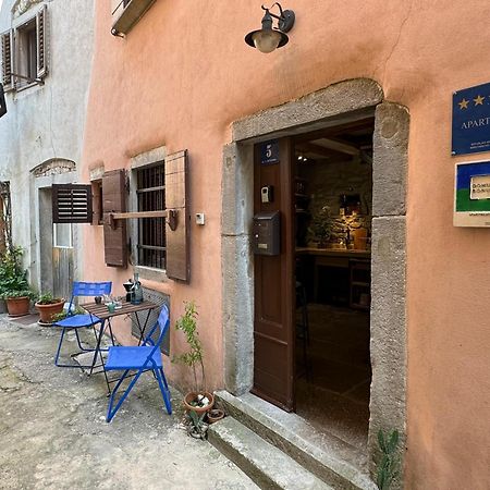 Kate'S Townhouse Lägenhet Buzet Exteriör bild